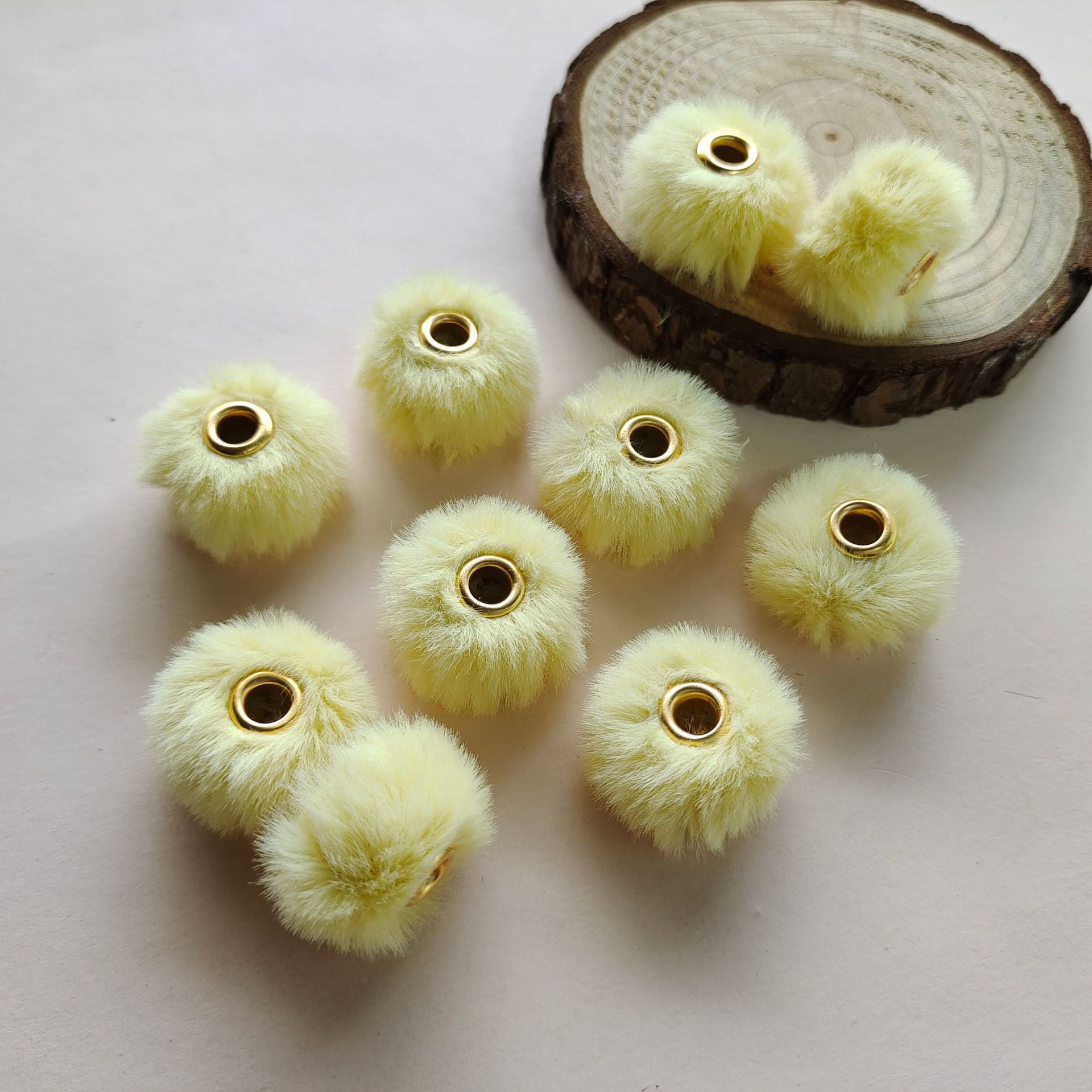 100PCS Fluffy Faux Fur Pom Poms Beads Mixed Color Soft Fuzzy Puff Spacer Beads for DIY Pens Jewelry Bracelet Garland Headband Keychain Handicrafts Craft Accessories Gift Supplies