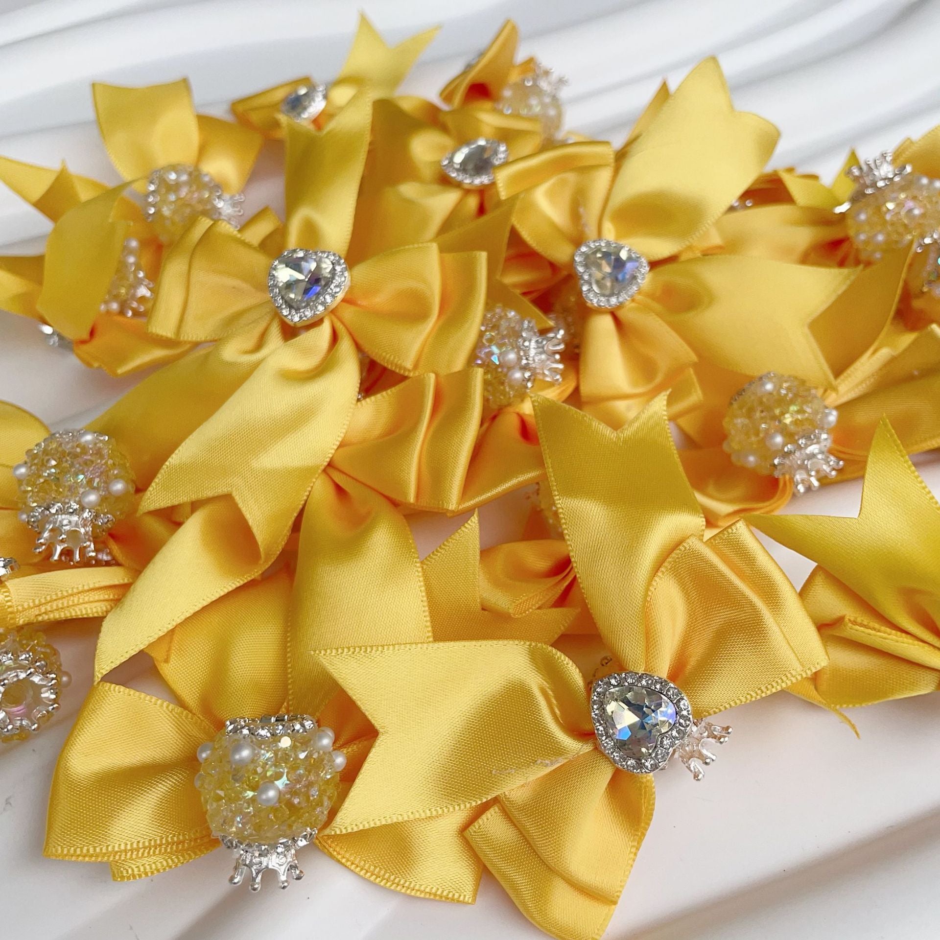Fashion Crown & Sugar Bow Beads, DIY Phone Charm and Beaded Pen Accessories for Handmade Jewelry Crafts