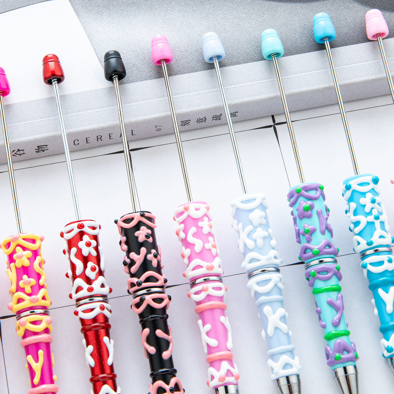 Cute DIY Beaded Ballpoint Pens with Creamy Hand-Drawn Design, Plastic Bead Pens for Girls and Craft Lovers