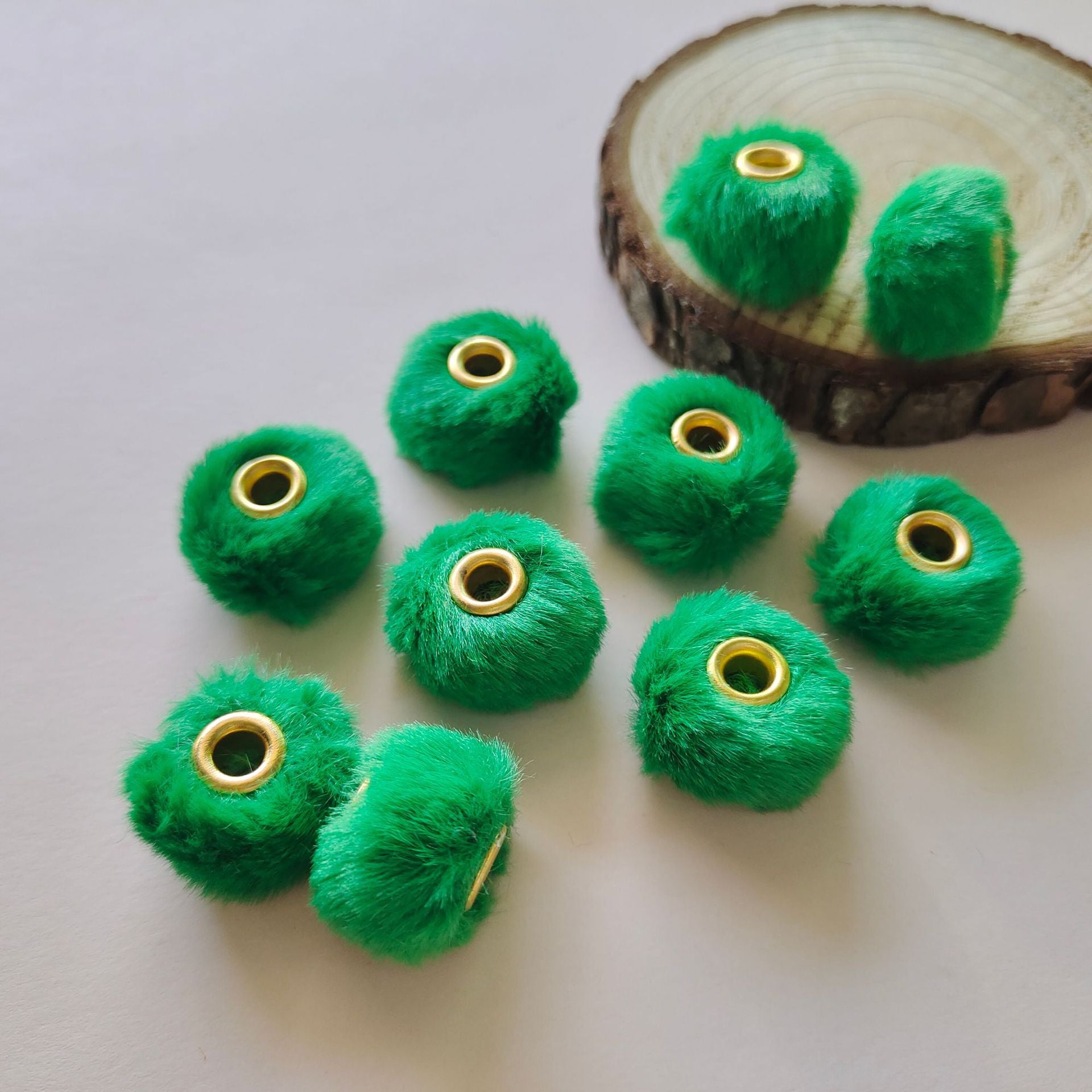 100PCS Fluffy Faux Fur Pom Poms Beads Mixed Color Soft Fuzzy Puff Spacer Beads for DIY Pens Jewelry Bracelet Garland Headband Keychain Handicrafts Craft Accessories Gift Supplies
